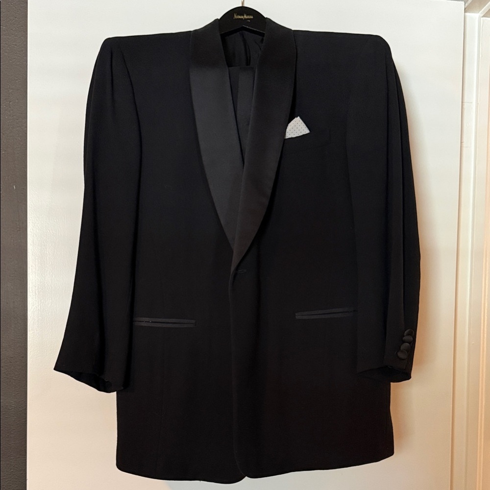 Neiman Marcus Wool Crepe Classic Black Tuxedo